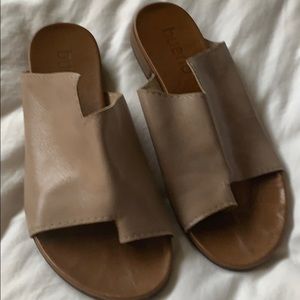 Ladies size 40 slip on sandal
